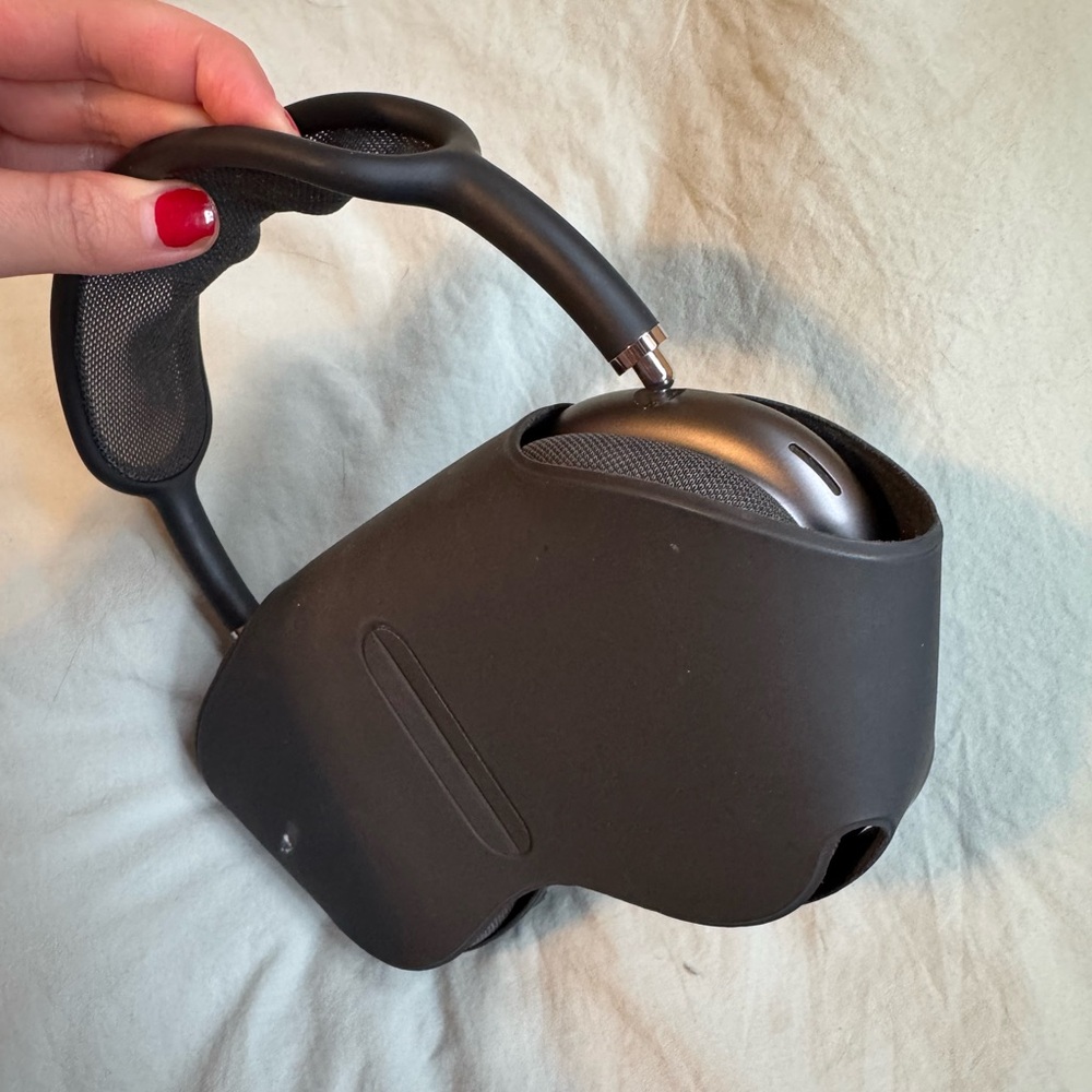 Apple AirPods Max Space Gray Over-Ear Headphones - Picture 7 of 7